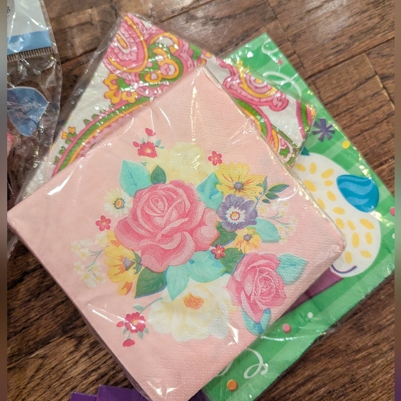 Princess Birthday decorations loot bags, streamers, table clothes, & more - Picture 5 of 9